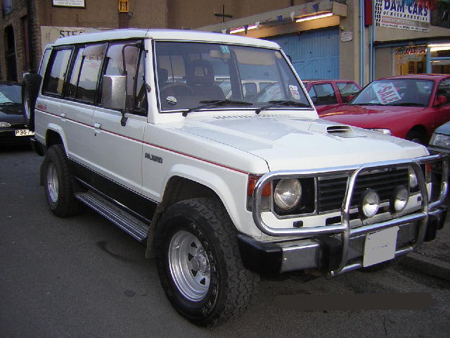 Mitsubishi-Pajero MANUAL-2.5 turbo diesel inter cooler